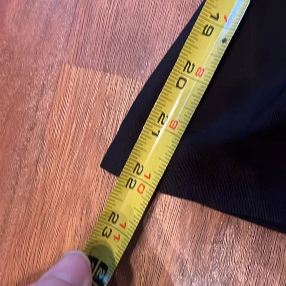 Like new Nike Fit Dry athletic capris - Picture 7 of 12